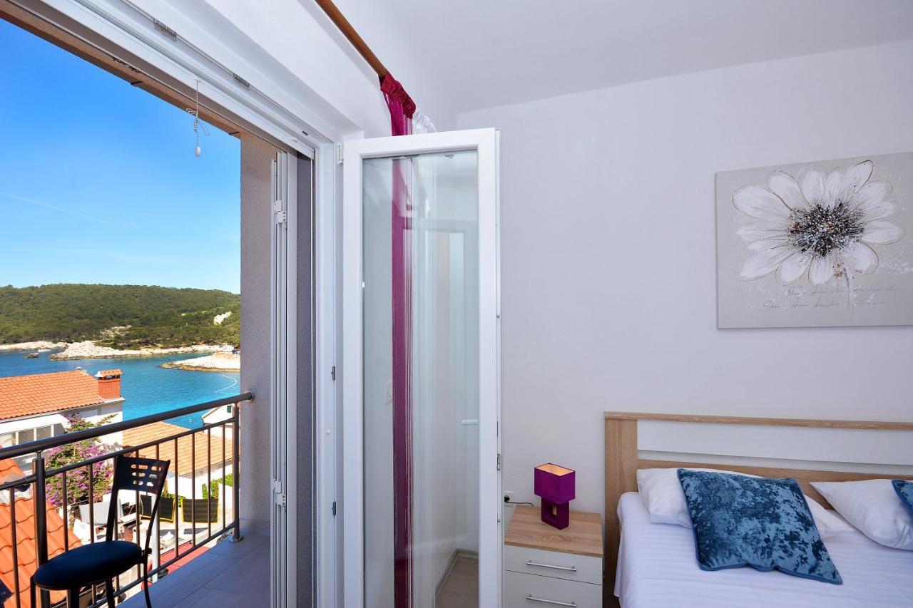 Apartment 'Mimo' In Milna - Hvar エクステリア 写真